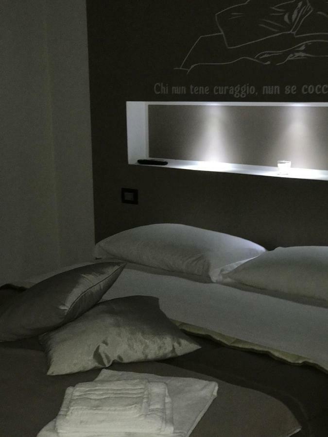 B&B Next Stop Napoli Bagian luar foto